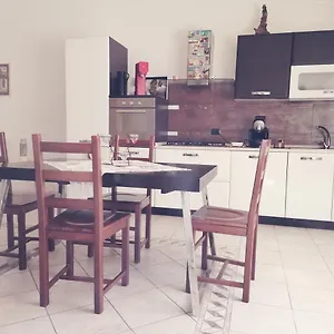 https://deluxe-house-of-lotos.it-romehotels.com