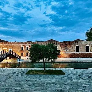 https://apartment-with-view-in-venice-arsenale.hotelslidodijesolo.com