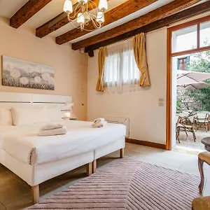 https://residenza-centopietre-dorsoduro.hotelslidodijesolo.com
