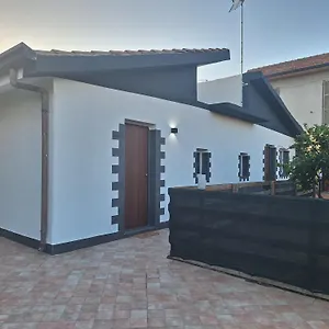 https://prince-airport-house.catania-hotels.net